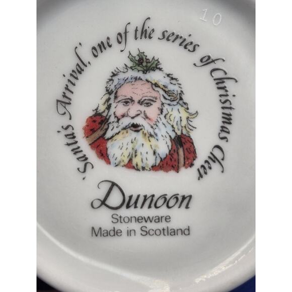 DUNOON Christmas Mugs Santa's Arrival & Christmas Past 10oz Set of Two Scotland - Picture 9 of 11